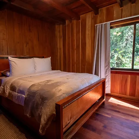 Mountain Wonders Chalet Monteverde Exterior photo